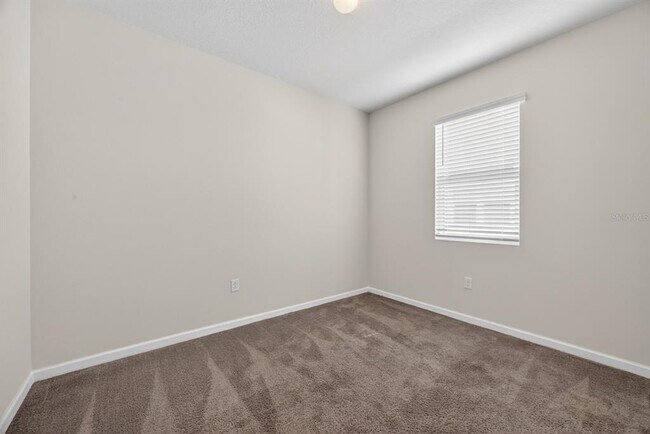 Building Photo - 689 Meadow Pointe Dr