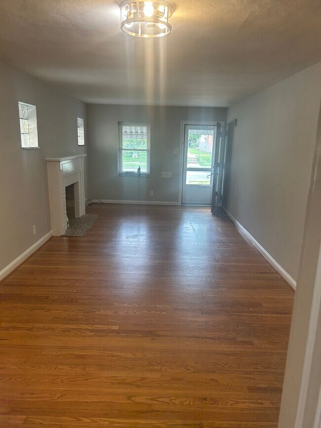 Building Photo - Cute Home located in South Hampton