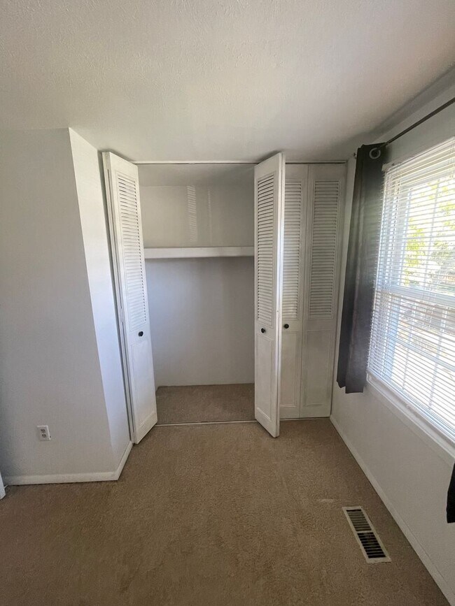 Building Photo - 7964 Covington Ave