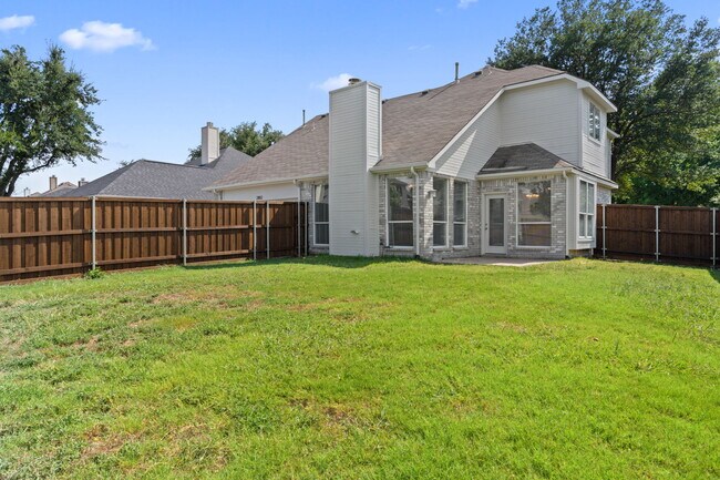 Building Photo - 2802 Briarbrook Ln
