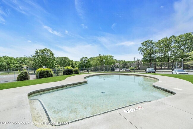 Building Photo - 134 Whispering Oaks Way
