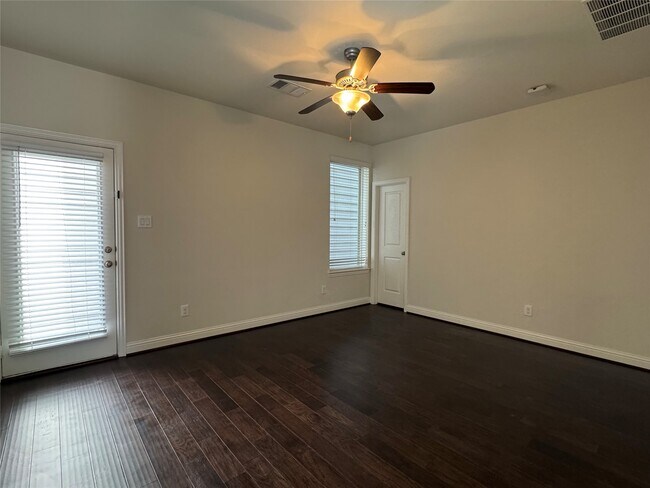 Building Photo - 1403 Adell Rose Ln