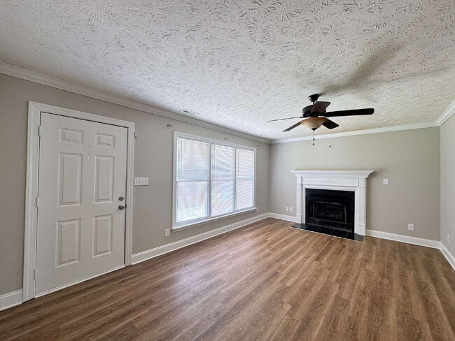 Building Photo - Well Maintained Three Bedroom Home in Hope...