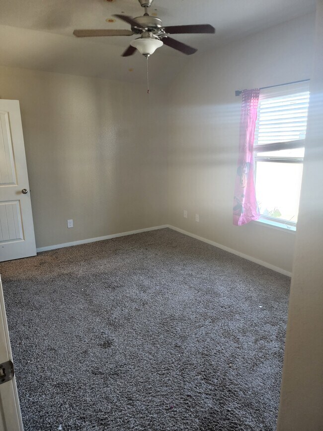 Building Photo - 25619 Anvil Iron Ln