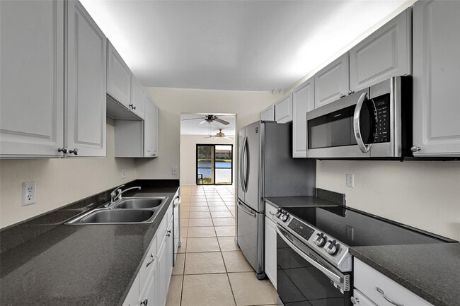 Building Photo - 9866 Nob Hill Ct