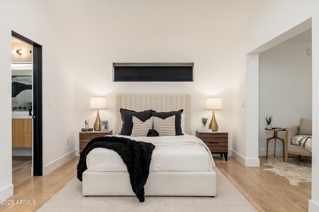 Building Photo - 4421 E Earll Dr