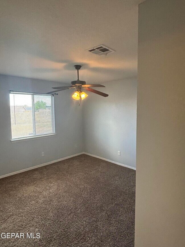 Building Photo - 12965 Beto Portugal Ln
