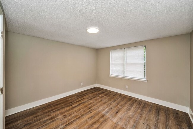 Building Photo - Renovated 3BR Gem in Sumiton