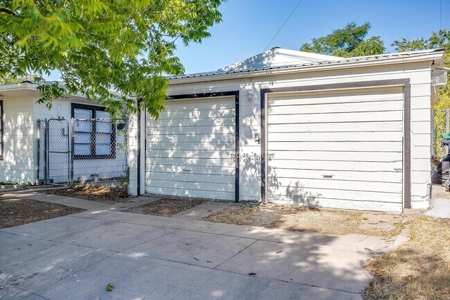 Building Photo - 3647 Washburn Ave