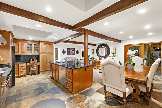 Building Photo - 4621 Wayne Rd