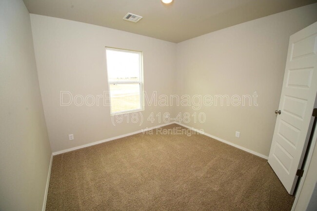 Building Photo - 3004 S 12th St