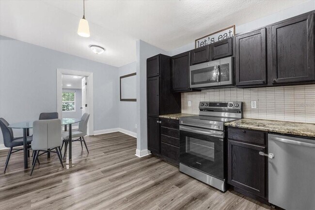 Building Photo - 1502 Daroca Dr