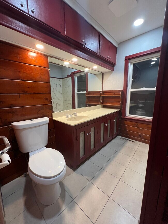 Building Photo - 96 Darling St