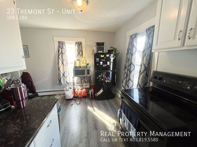 Primary Photo - Charming Downtown Exeter Apartment with Tw...