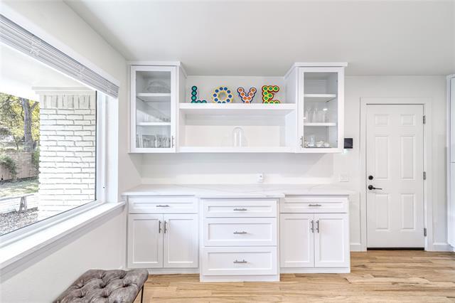 Building Photo - 5837 Clendenin Ave