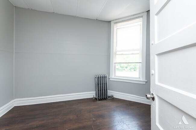 Building Photo - 1229 E 71st St