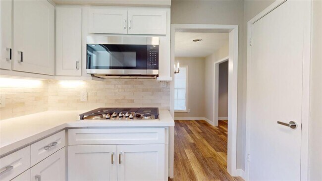 Building Photo - 5243 Indigo St