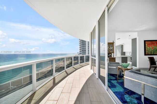 Building Photo - 16001 Collins Ave