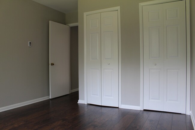 Building Photo - 1st floor apartment