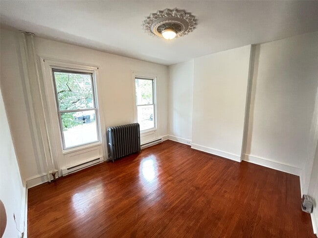 Building Photo - 30 Conklin St