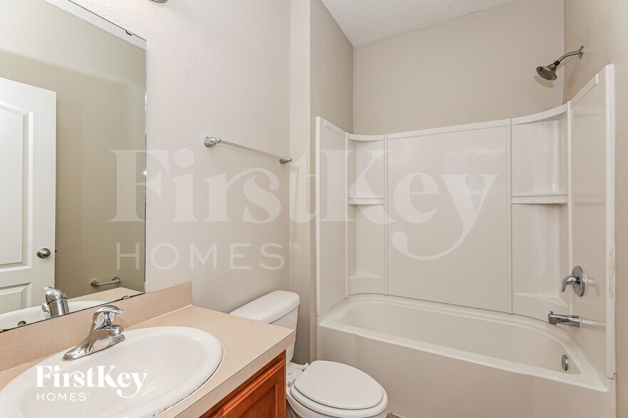 Building Photo - 8058 Brothers Walk Ln