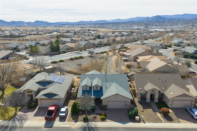 Building Photo - 4 bedroom, 2 bath Home in Quailwood