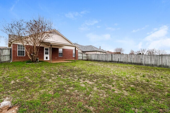 Building Photo - 1052 Cross Wood Ln