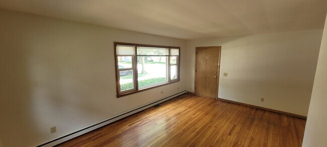 Building Photo - 922 High St