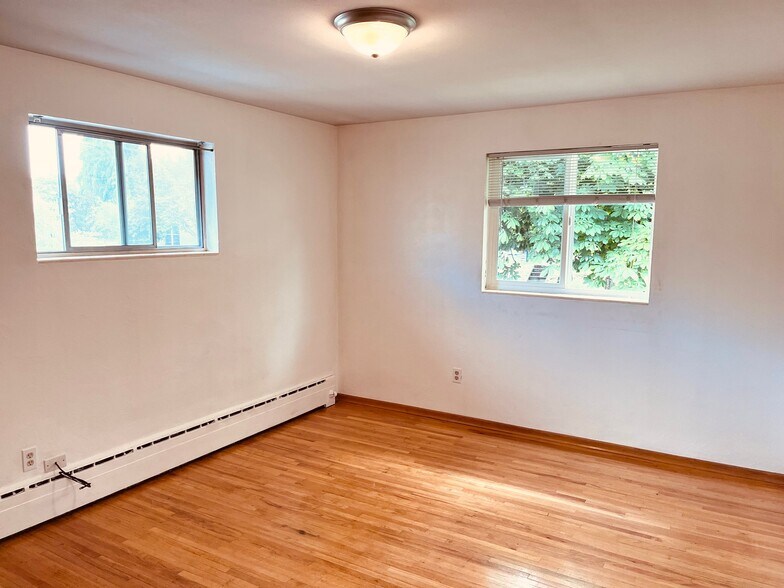 Building Photo - 2715 S 7th St