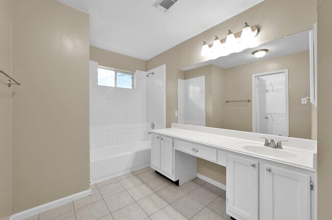 Building Photo - 506 Paradise Ln