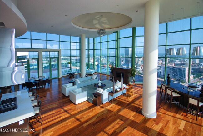 Building Photo - 1431 Riverplace Blvd
