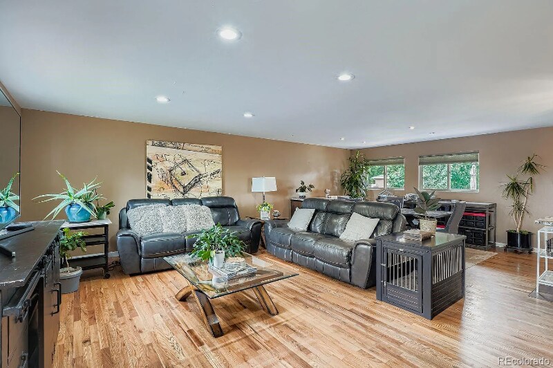 Primary Photo - 355 Gray St