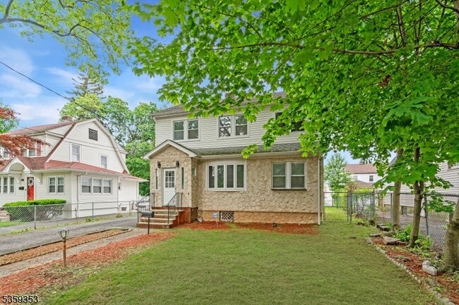 Building Photo - 1153 Margaret St