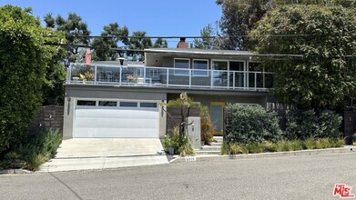 Building Photo - 8809 Appian Way