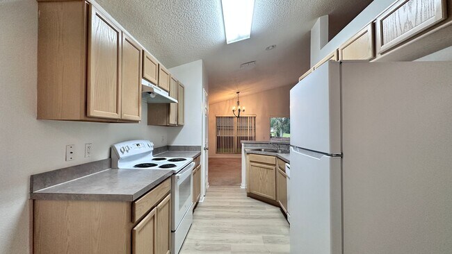 Building Photo - 1709 Pine Bay Dr