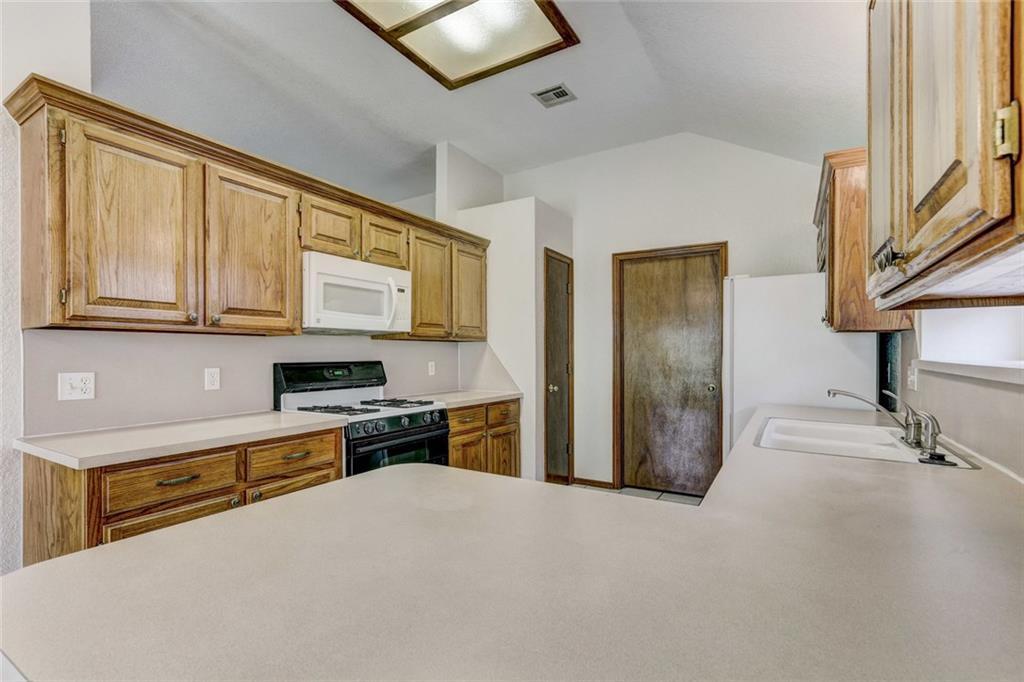 Building Photo - 305 Waterfront Dr