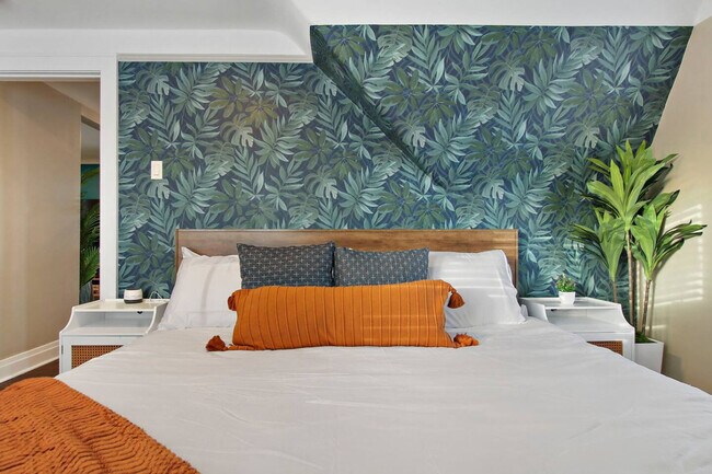 Building Photo - 3446 N Ozark Ave