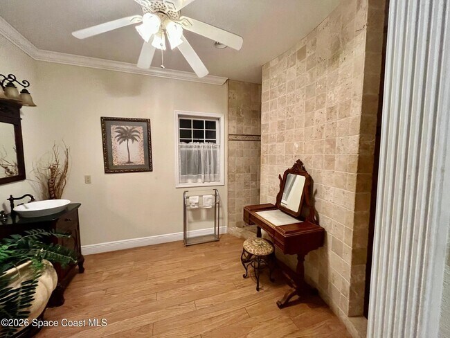 Building Photo - 232 N Jungle Rd