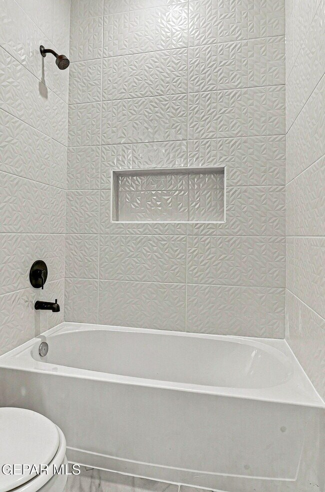 Building Photo - 13909 Paseo Perlas Dr
