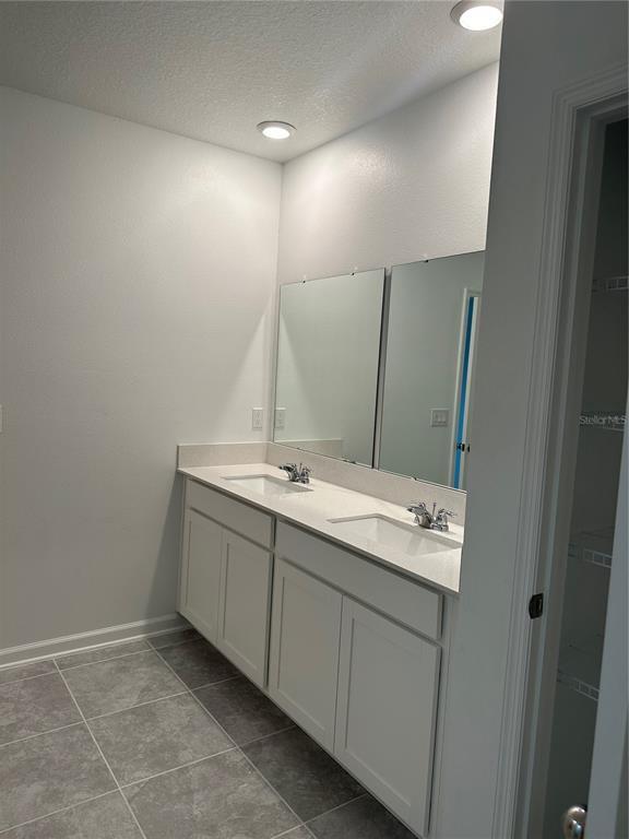 Building Photo - 355 Loch Ct