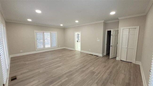 Building Photo - 9610 Farmbrook Ln