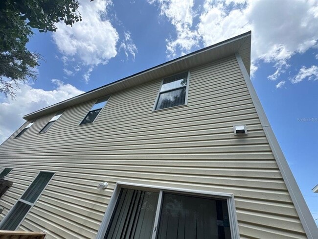 Building Photo - 2127 Tom St