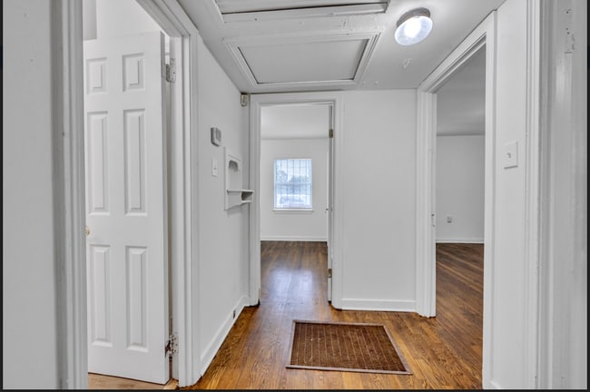 Building Photo - 1725 Mims St SW