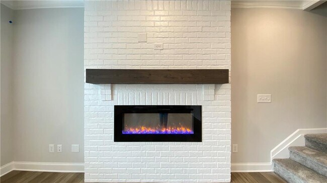 Building Photo - 4591 Silver Oak Dr SW