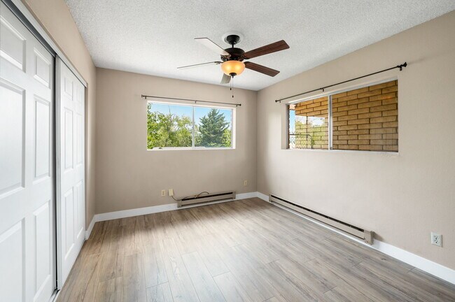 Building Photo - 205 E Aubrey St