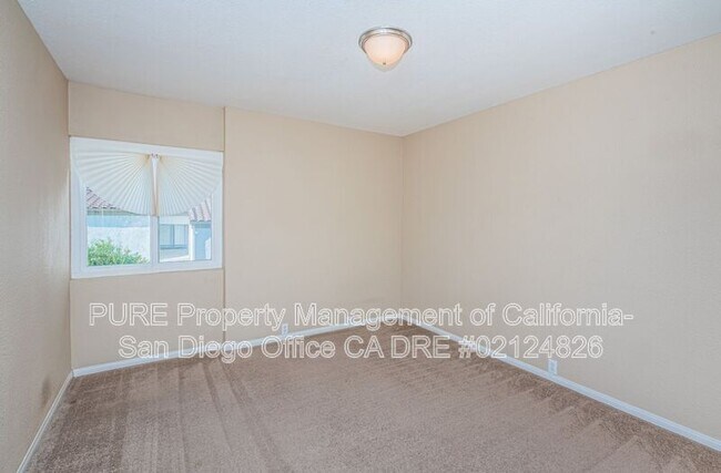 Building Photo - 12555 Oaks N Dr