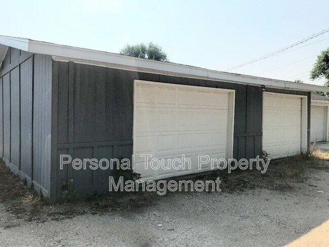 Building Photo - 214 Morrison St