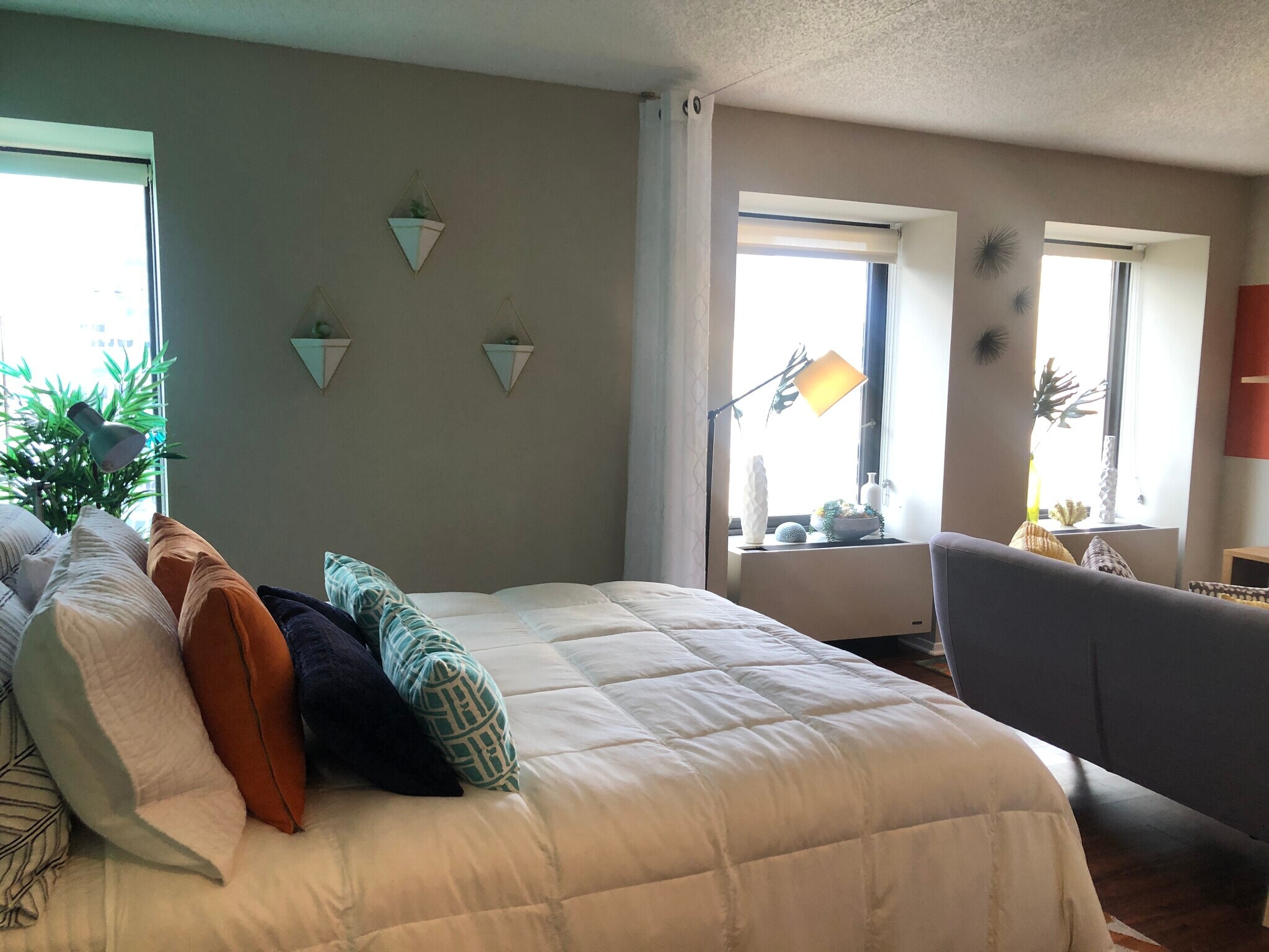 Building Photo - 680 N Lake Shore Dr