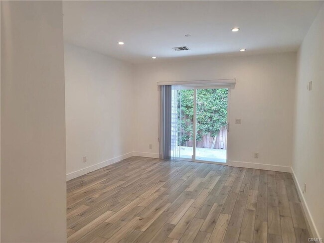 Building Photo - 5726 Cartwright Ave