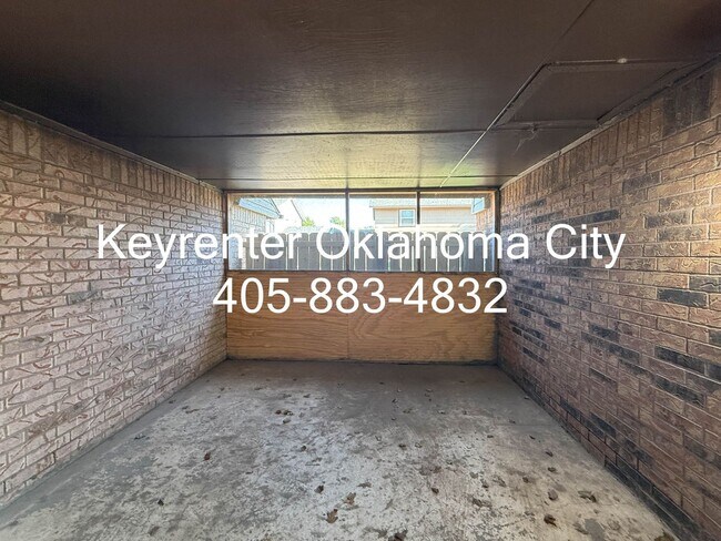 Building Photo - 1150 N Eagle Ln